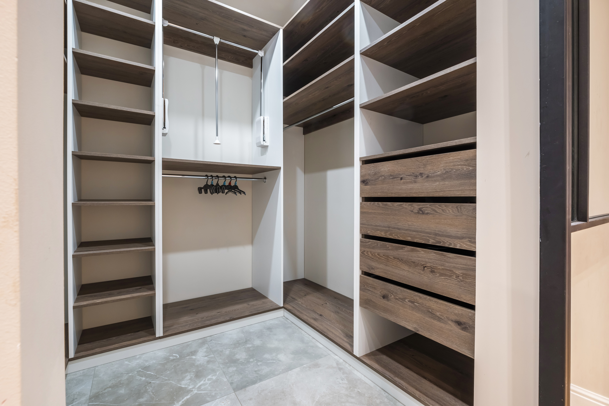 Choosing the Wardrobe Options for Your Home